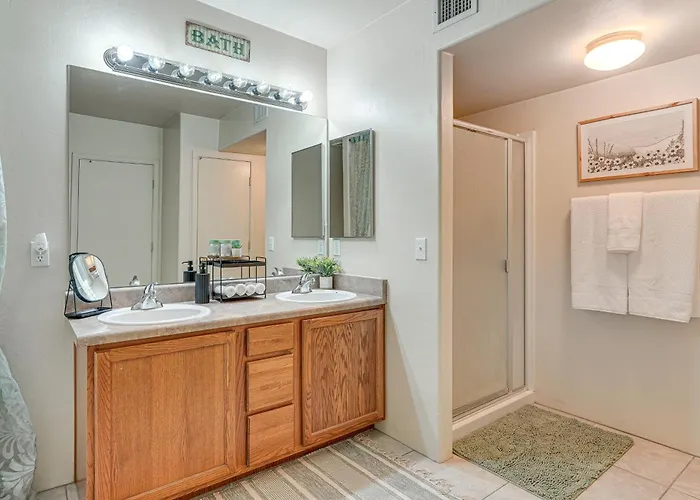 Desert Oasis Near Saguaro & Downtown Holiday home